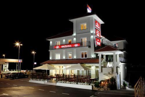 Hotel Knezevina Vranić Buitenkant foto