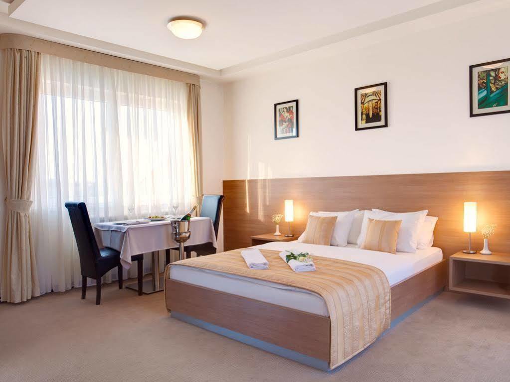 Hotel Knezevina Vranić Buitenkant foto